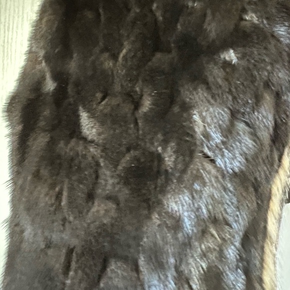 Real Fur Vest (M) - Picture 6 of 9